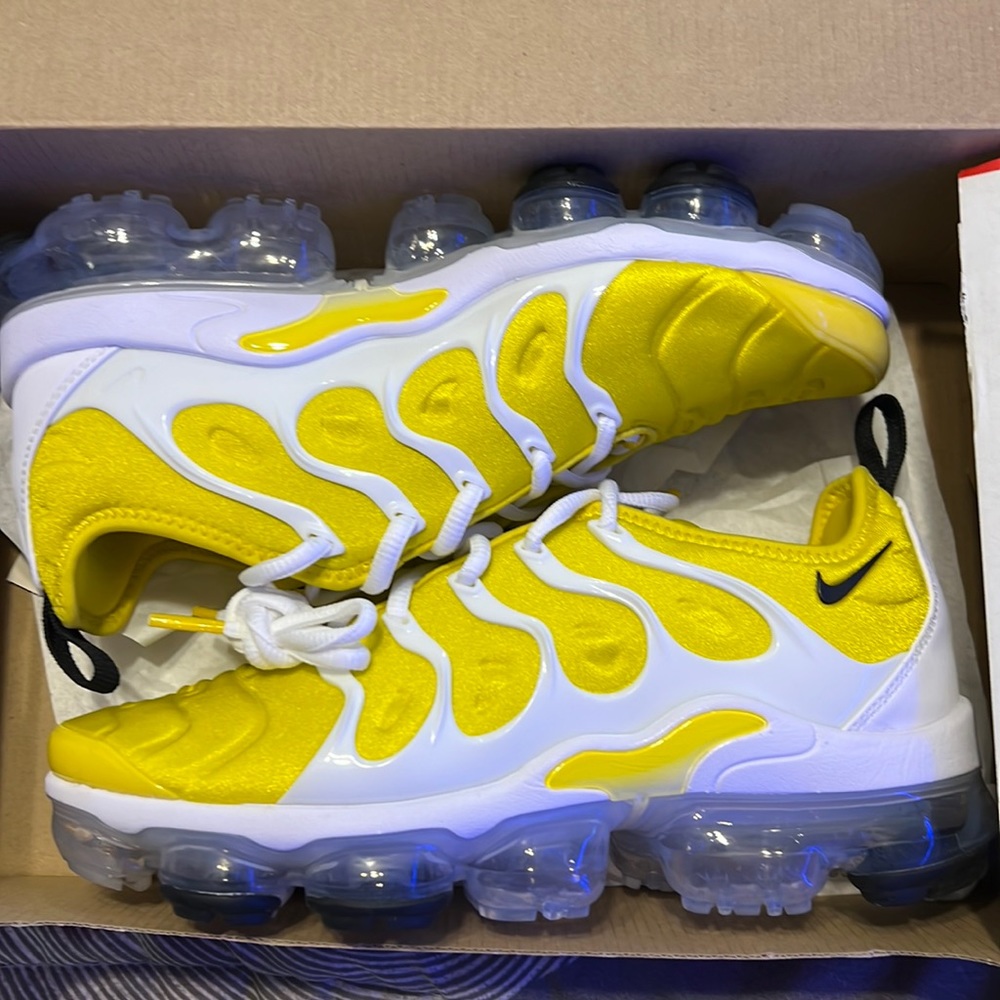 W Air VaporMax Plus